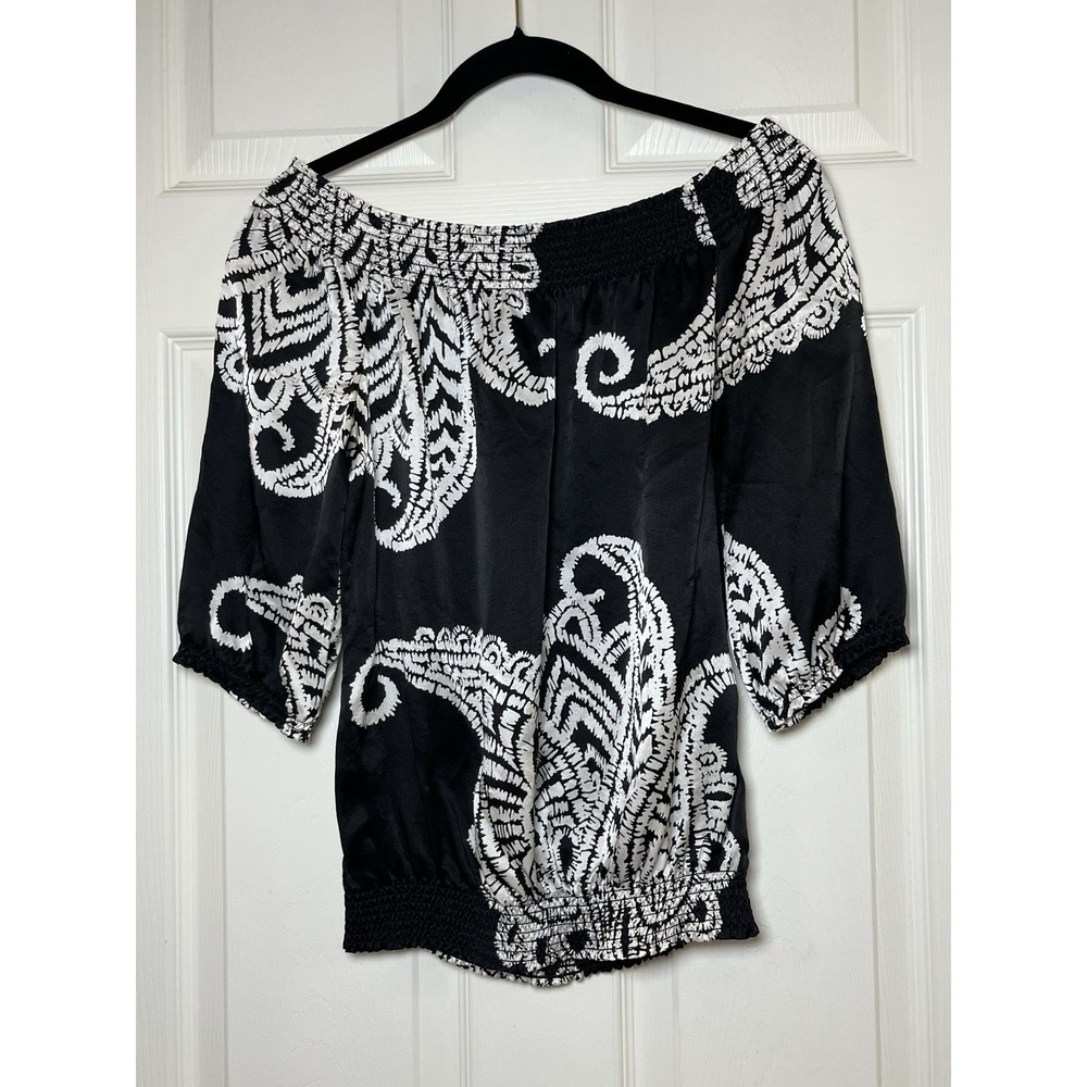 White House Black Market Silk Off‎ Shoulder Boho Paisley Top XXS Black White - Picture 2 of 9